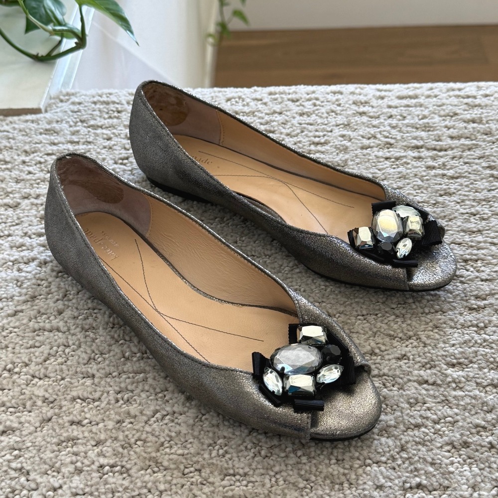 Kate Spade SASSYTOOA Flats Pewter METALLIC TUMBLED BLACK‎ GROSGRAIN WOMEN 8 PEEP